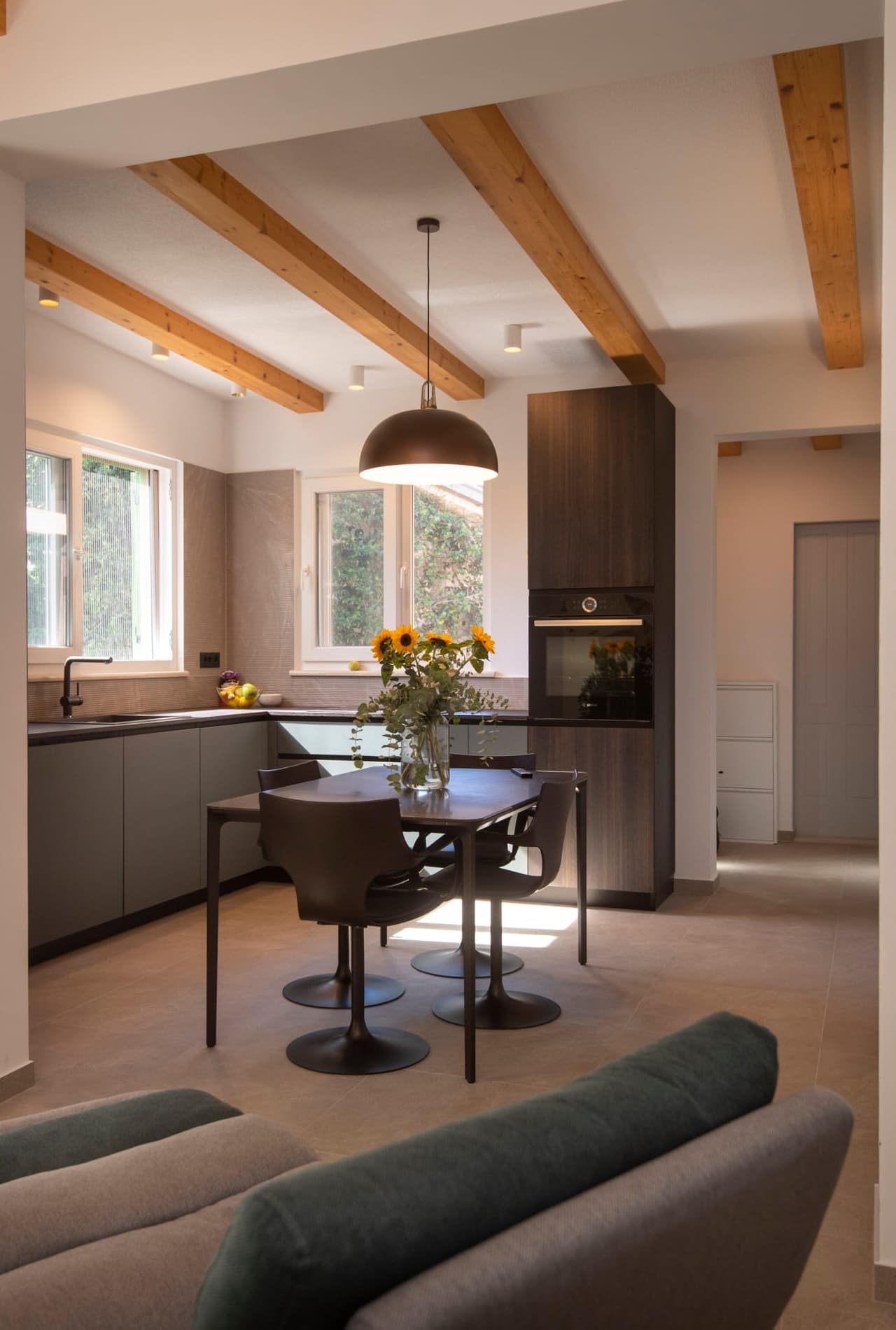 JEDINSTVENA PRILIKA - SPLIT - MEJE - SAMOSTOJEĆA KUĆA - JEDINSTVENA PRILIKA