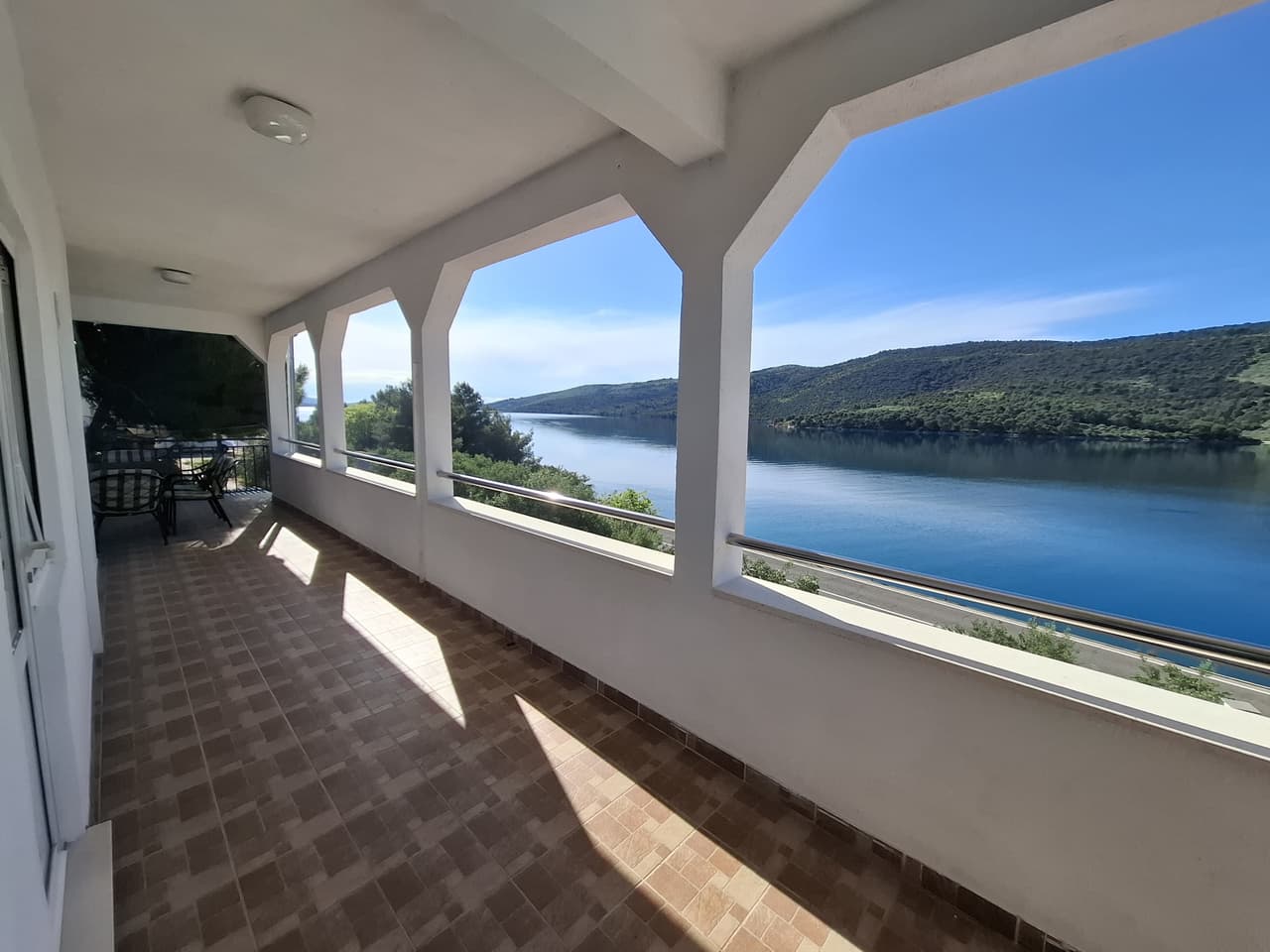 1. red od mora- apartmanska kuća s pogledom na more