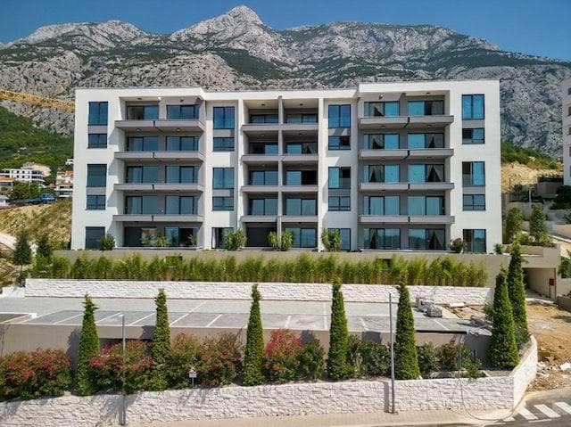 Makarska - nybyggeri smuk etværelses lejlighed