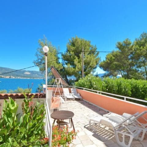 Apartmanska kuća na korak do mora - Trogir, Arbanija