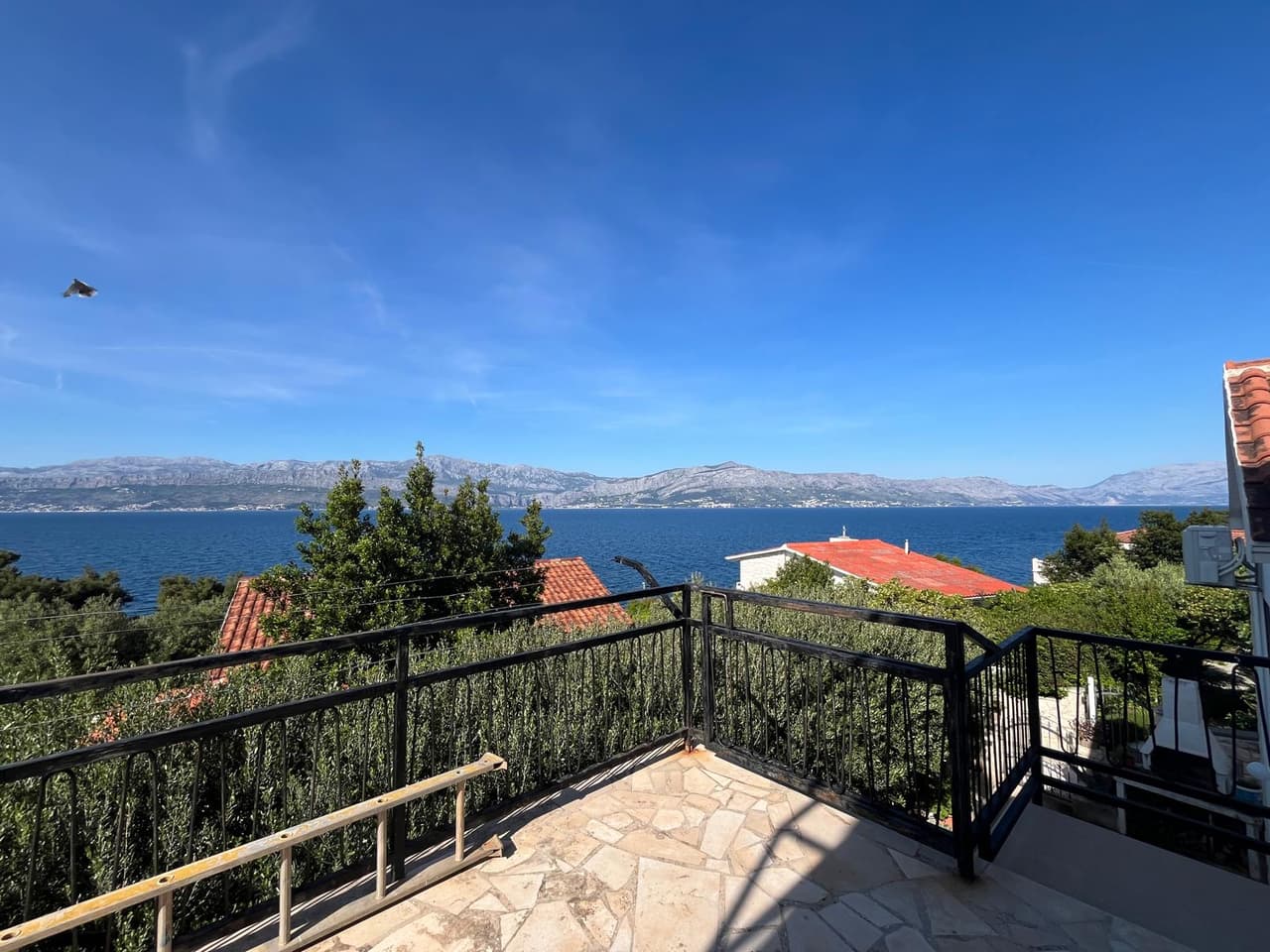 BRAČ, POSTIRA - KUĆA, DRUGI RED OD MORA