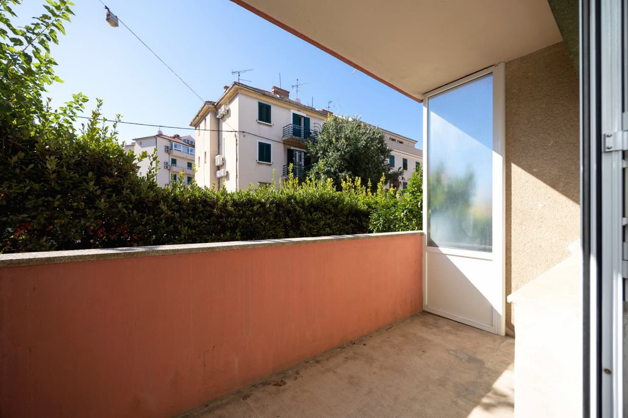 GRIPE- TROSOBAN STAN NA MIRNOJ LOKACIJI