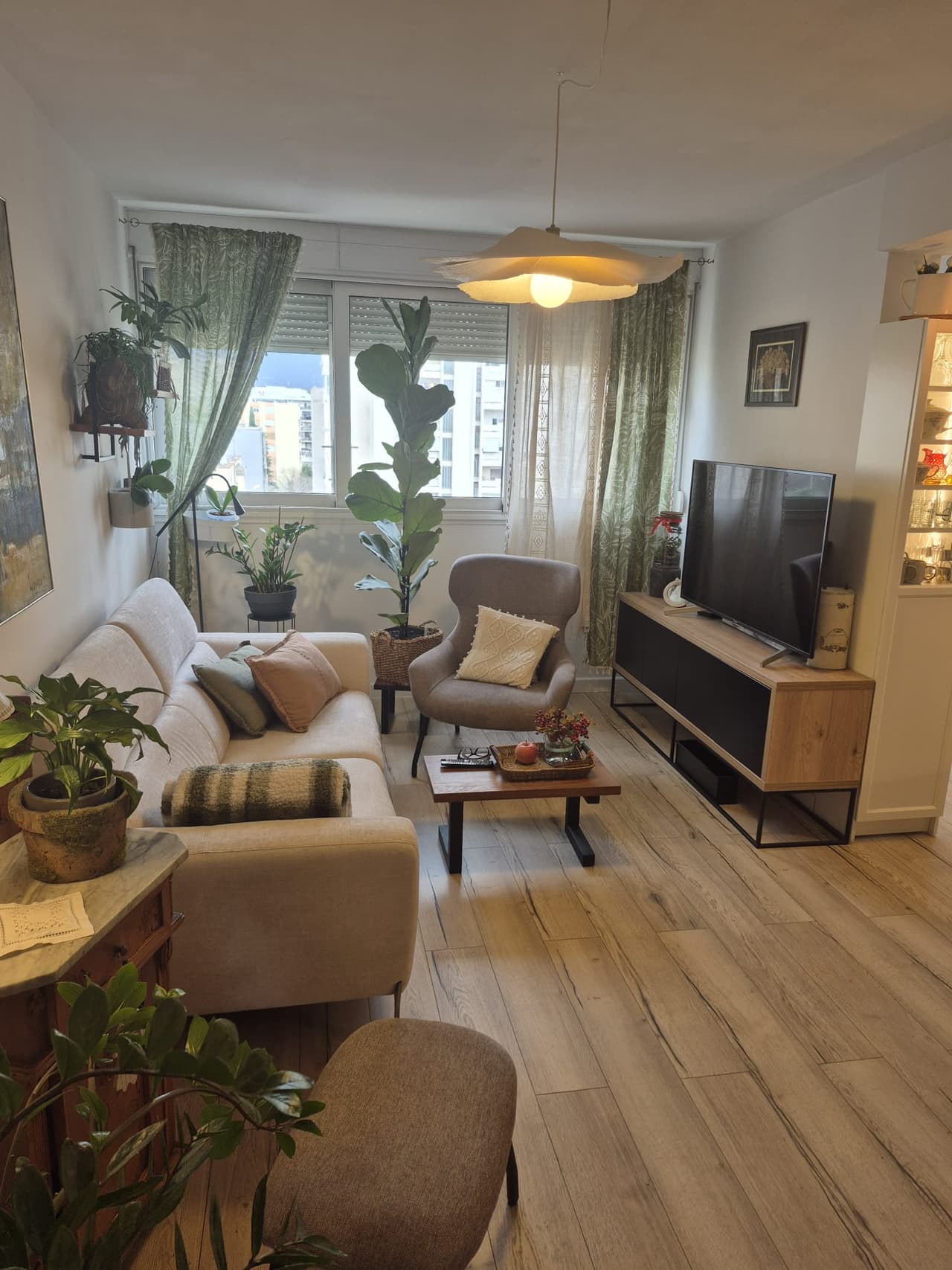 RIJETKA PRILIKA! Gripe - Renoviran i namješten dvosobni stan s garažom