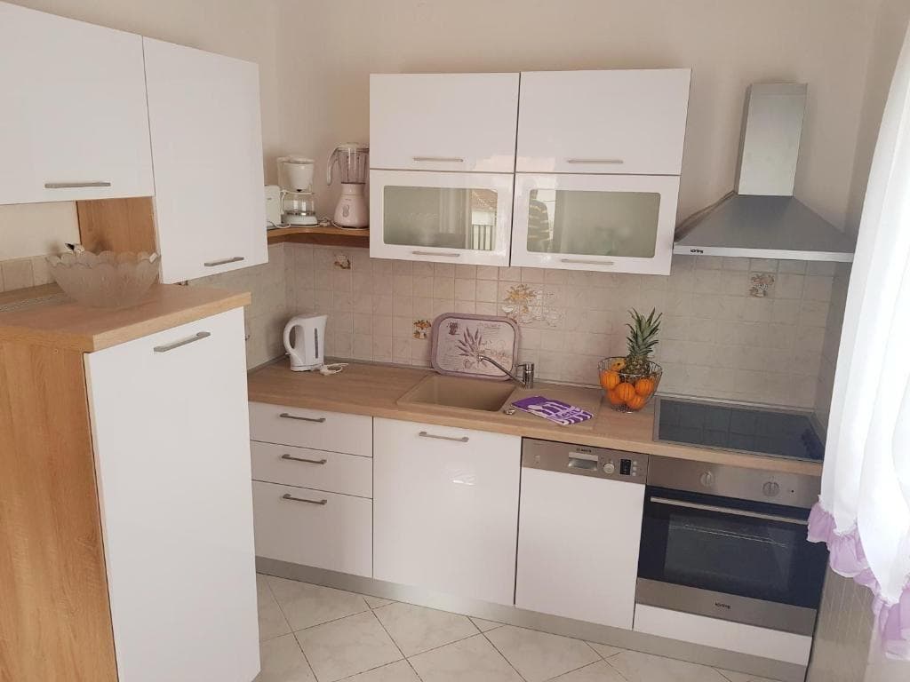 Dvosoban stan, dugoročan najam - Trogir