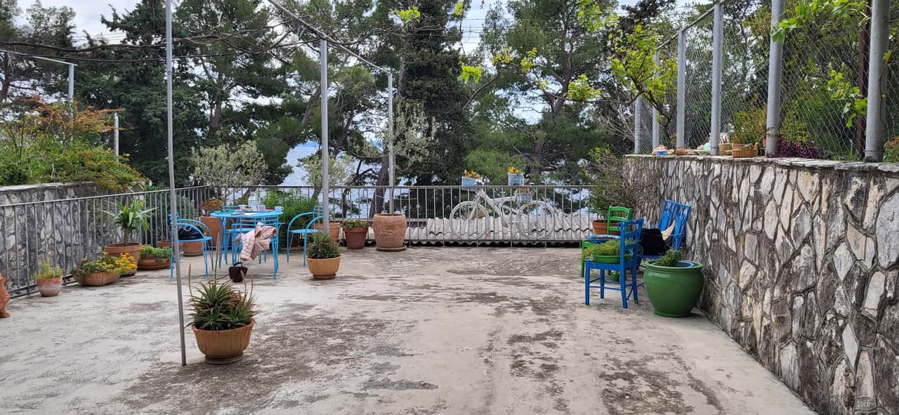 MEJE - STAN S GARAŽOM, VRTOM I VELIKOM TERASOM