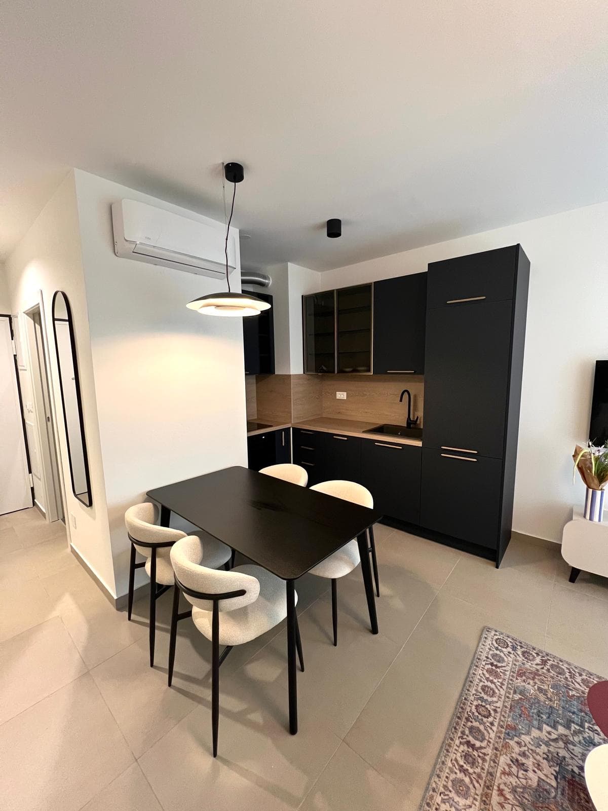 DUGOROČNI NAJAM-PRVO USELJENJE(MALL ZONA)