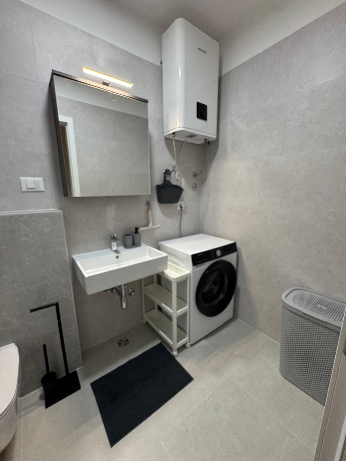 NOVO! Dizajnerski dvosoban stan u novogradnji iz 2025. ! garaža, dugoročno!