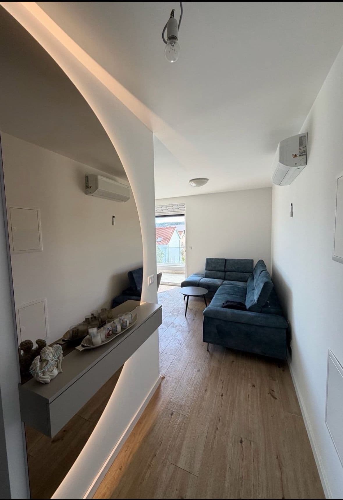 Trogir, Prodaja - luksuzni jednosoban stan s pogledom na more