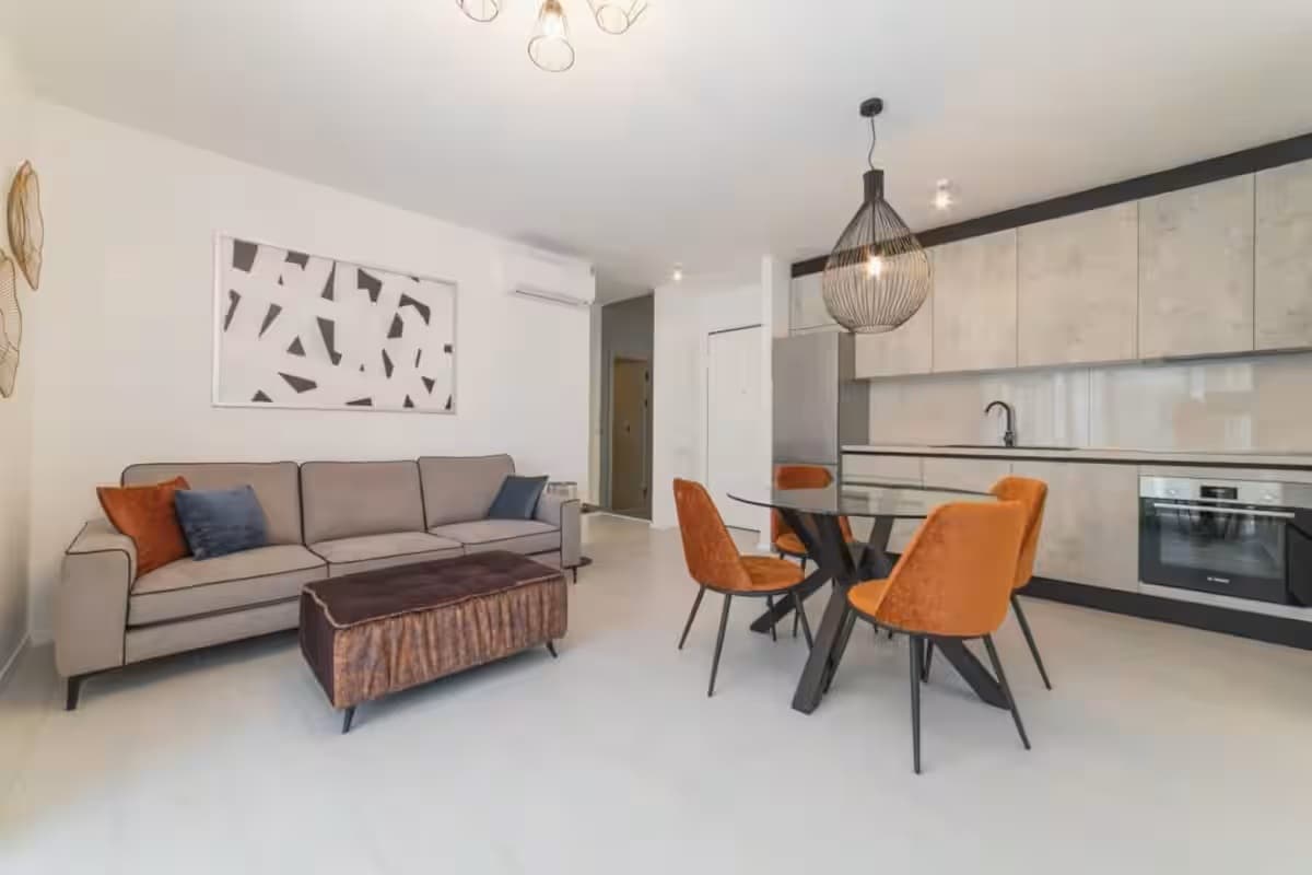 ŽNJAN-LUKSUZAN DVOSOBAN STAN S DVA PARKING MJESTA-2.10.-1.5.-PET FRIENDLY!