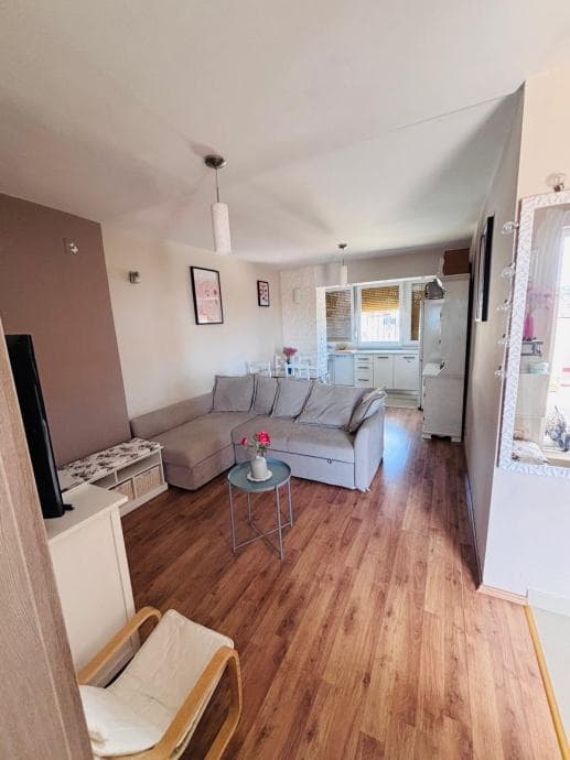 MANUŠ-DVOSOBAN STAN 50M2-do 1.6.