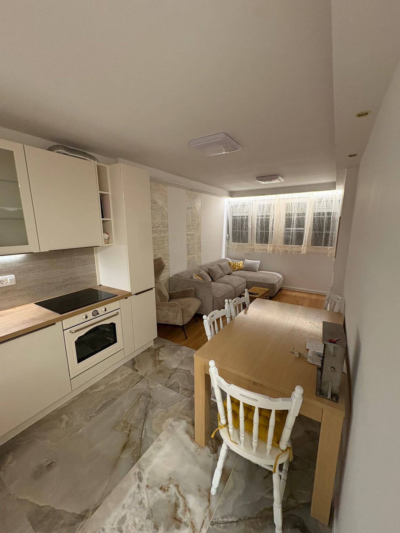 NOVOUREĐEN, DVOSOBAN STAN - LOKVE (DUGOROČNO)