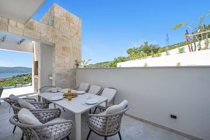 Luksuzna vila s panoramskim pogledom na more i otoke , 4S