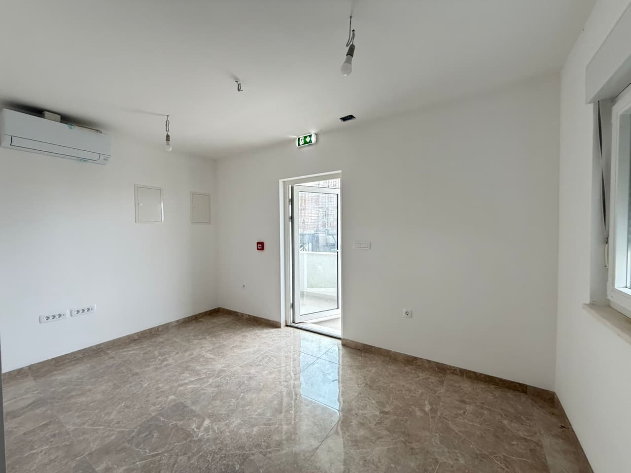 Poslovni prostor na odličnoj lokaciji! Mogućnost kredita!