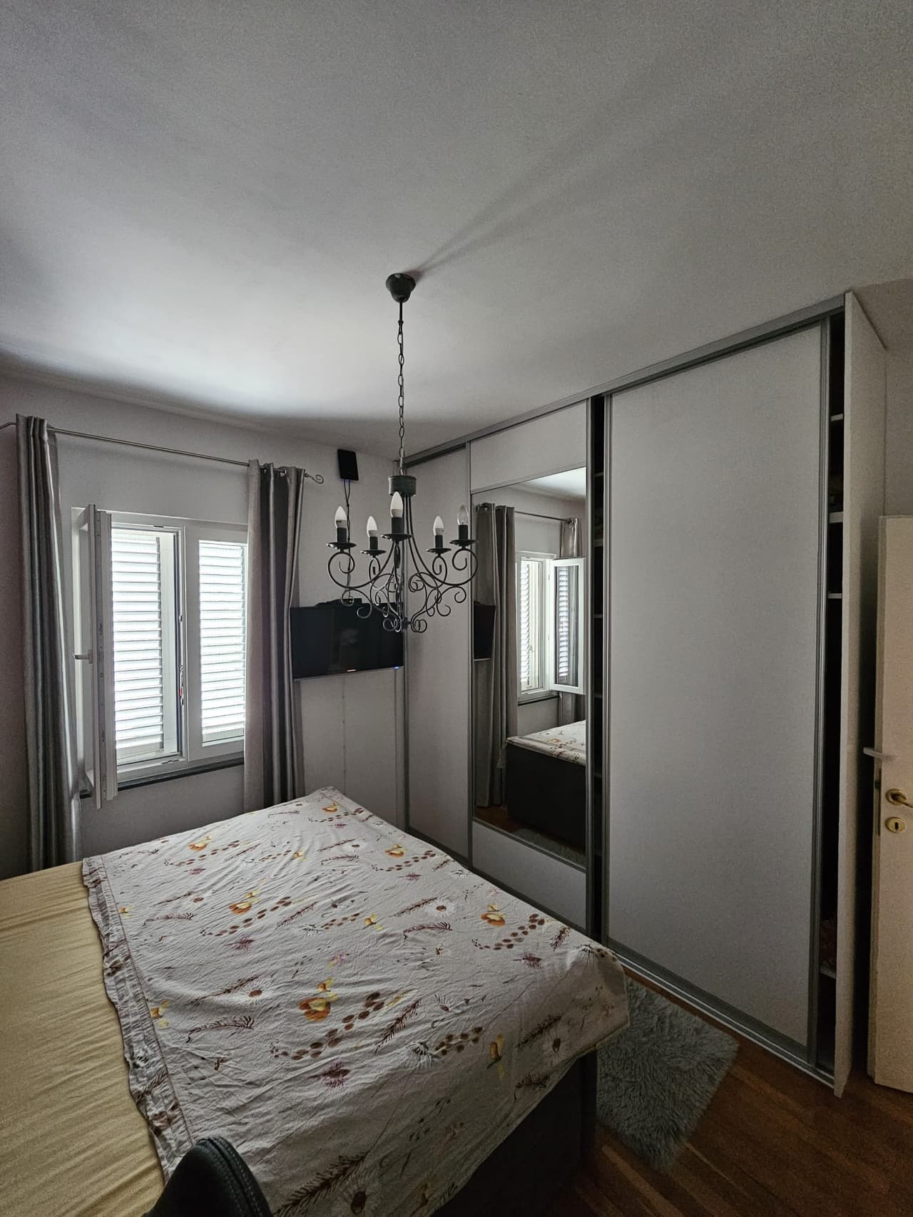 KAŠTEL ŠTAFILIĆ-DVOSOBAN STAN 62M2, blizina mora, parking, kredit