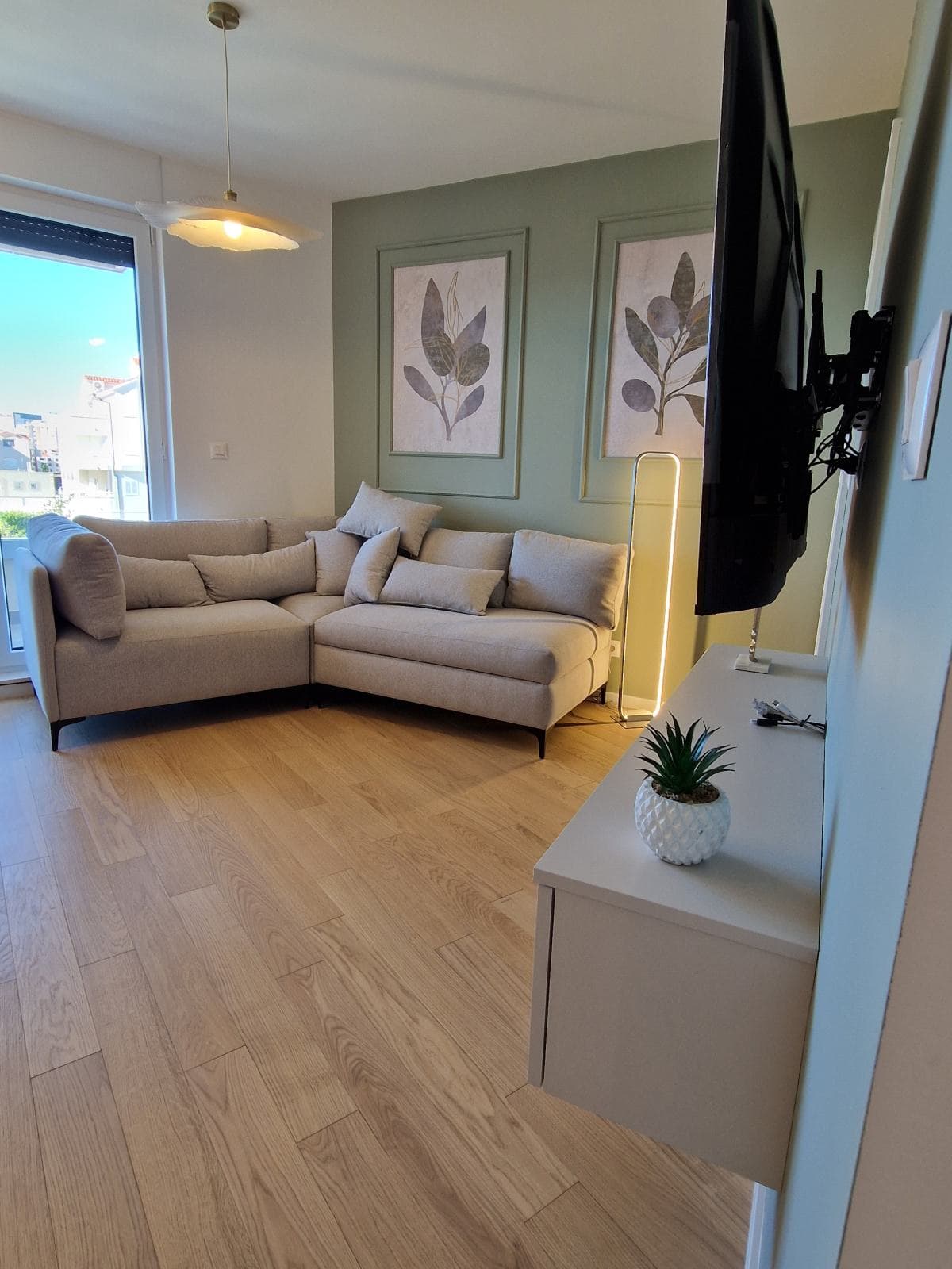 Dugoročan najam - jednosoban stan u novogradnji s garažnim mjestom