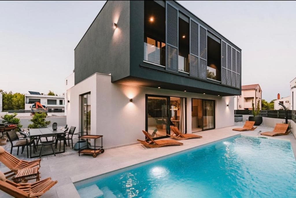 SRIMA, VODICE-LUKSUS VILLA-UDLEJNING 10.10.-1.4.