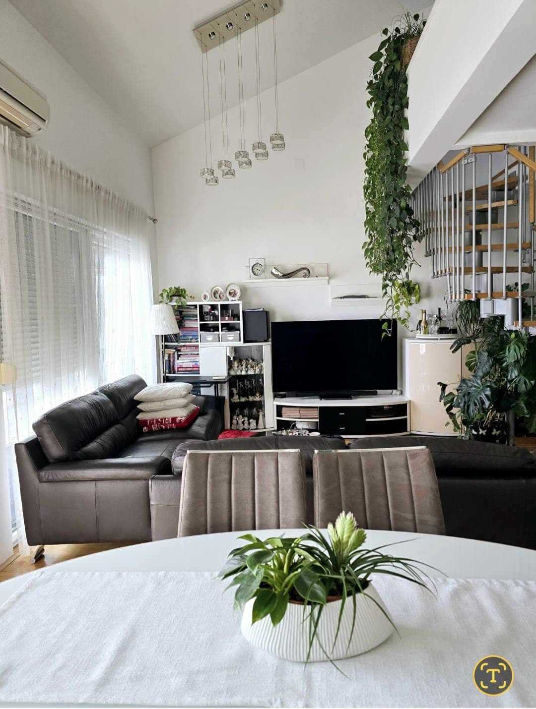 Moderan dvoetažan stan s parking mjestom u garaži! 3s, 95 m2